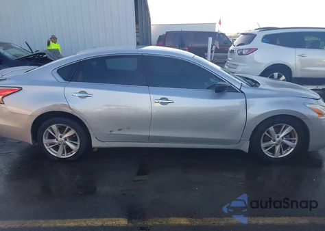 2014 Nissan Altima 2.5 Sv из США, поврежденный, VIN 1N4AL3AP8EC107432